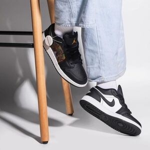 Jordan 1 Low Retro "Hologram"